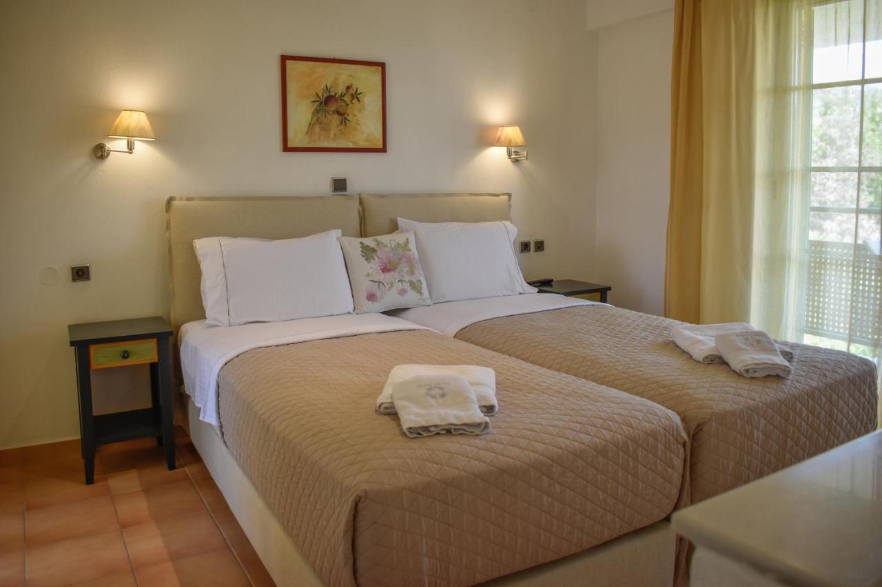 Hotel Dafni Skiathos Town Exterior photo